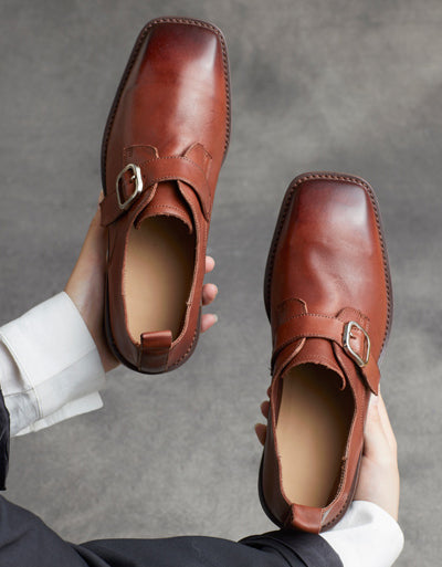 Elegantní a detailně propracovaná podpůrná letní obuv