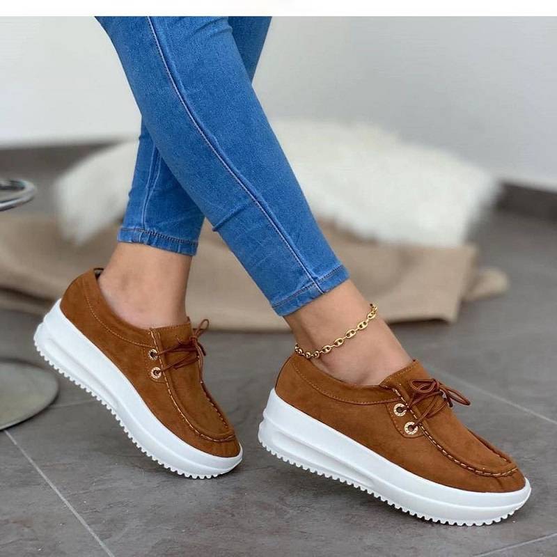 Elegantní a detailní podpůrná obuv