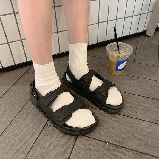 Pohodlné a módní ortopedické zimní sandály