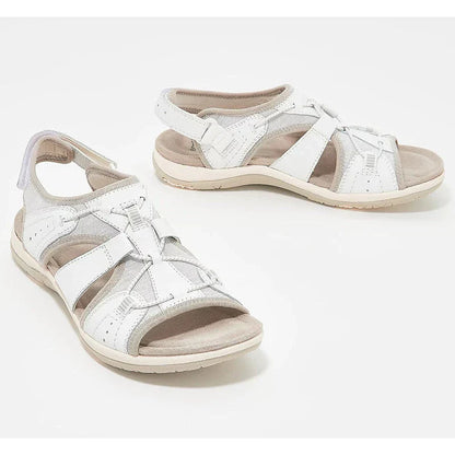 Elegantní a detailní podpůrné letní sandály