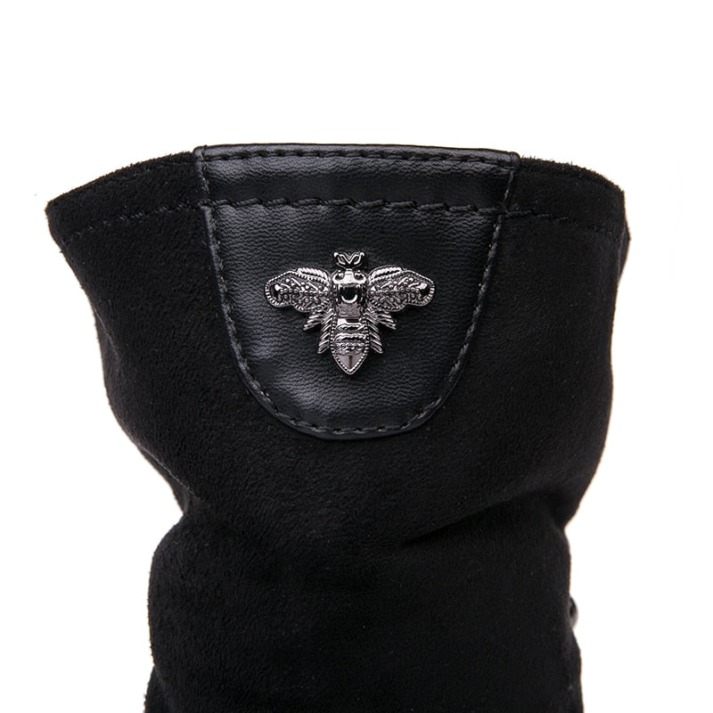 Elegantní a detailní podpůrné letní podpatky