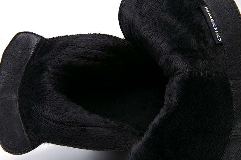 Elegantní a detailní podpůrné letní podpatky