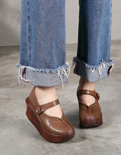 Elegantní a detailní podpůrné letní sandály