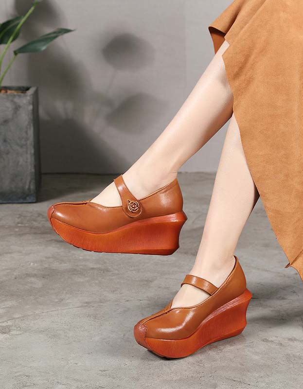 Elegantní a detailní podpůrné letní sandály