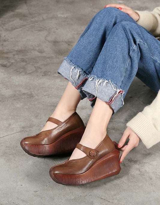 Elegantní a detailní podpůrné letní sandály