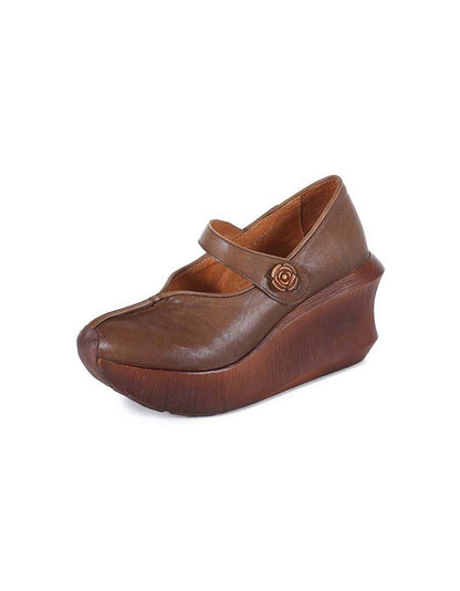 Elegantní a detailní podpůrné letní sandály