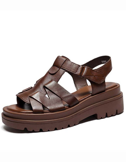 Elegantní a detailní podpůrné letní sandály