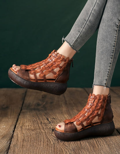 Elegantní a detailní podpůrné letní sandály