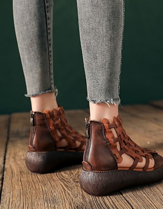 Elegantní a detailní podpůrné letní sandály