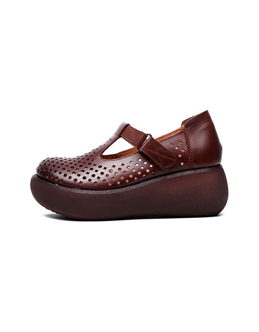 Elegantní a detailní podpůrné letní sandály