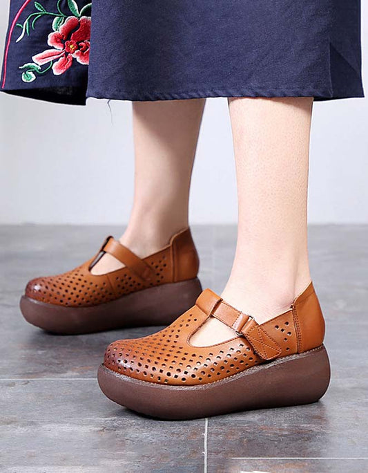 Elegantní a detailní podpůrné letní sandály