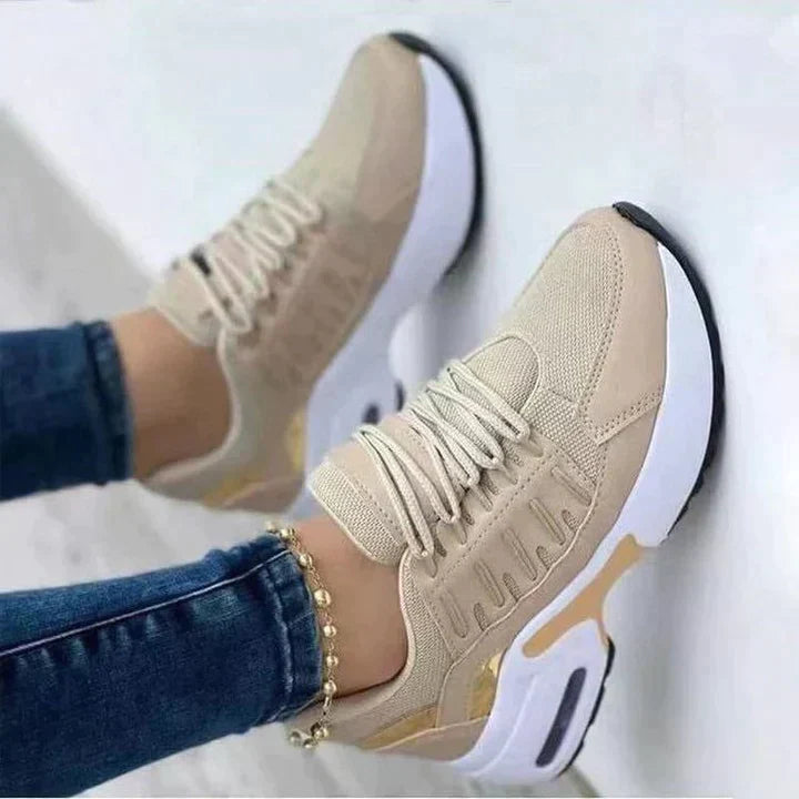 Elegantní a detailní podpůrné letní boty