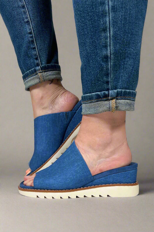 Elegantní a detailně propracovaný podpůrný letní klín Wedge