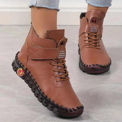 Elegantní a detailní podpůrné letní boty