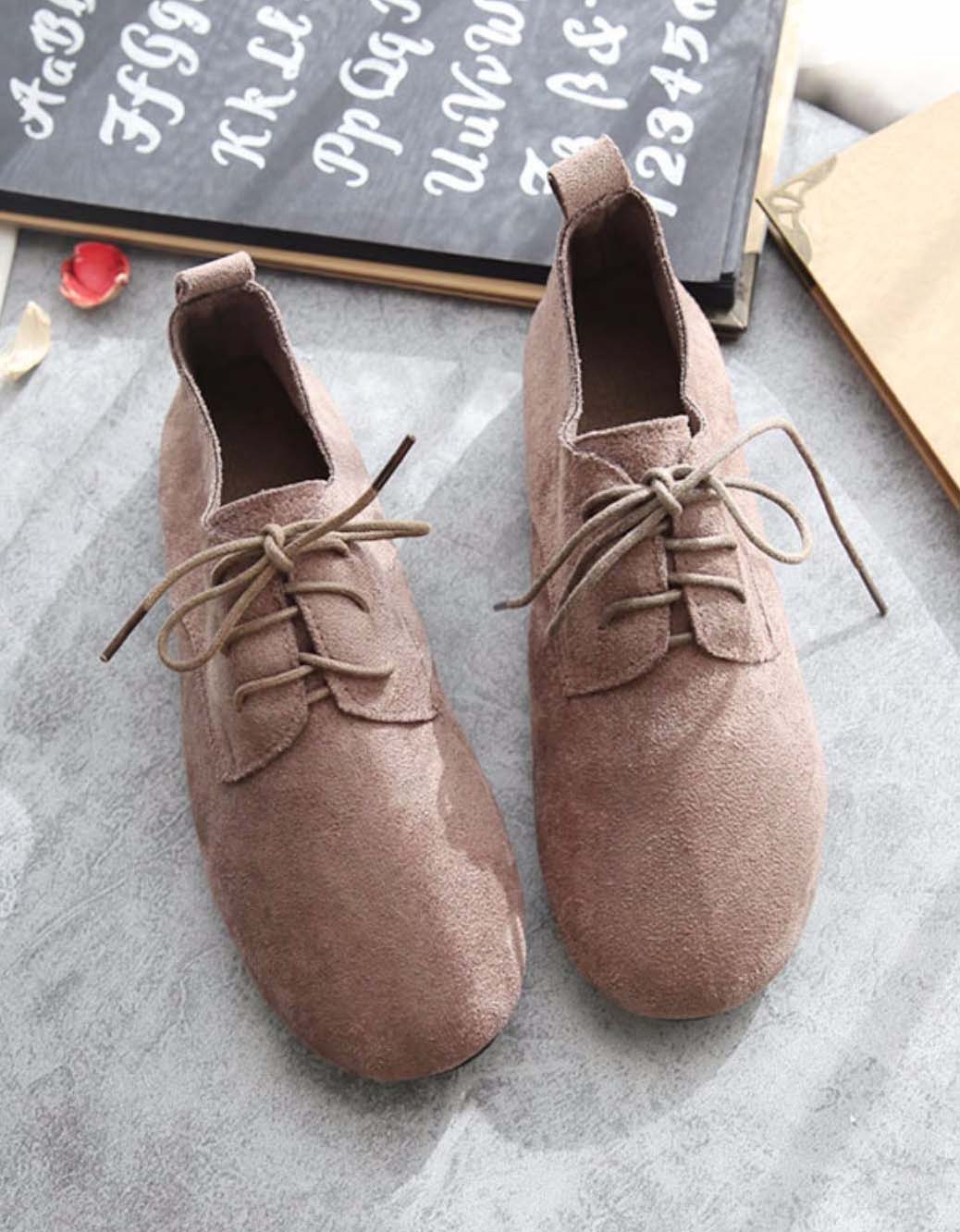 Elegantní a detailní podpůrné letní boty