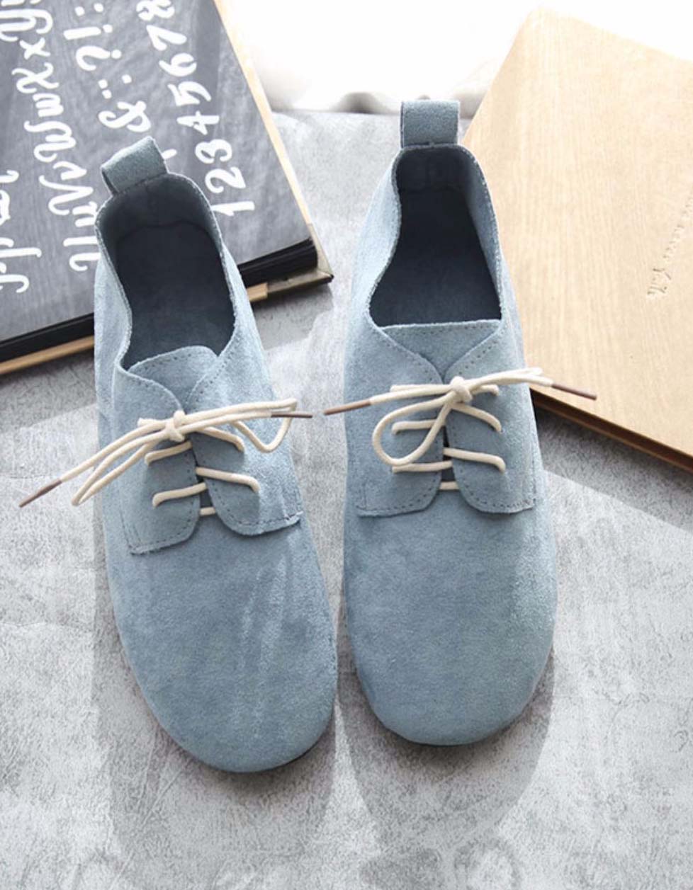 Elegantní a detailní podpůrné letní boty