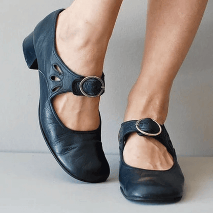 Elegantní a detailně propracovaná podpůrná letní obuv