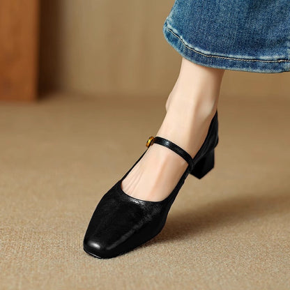 Elegantní a detailní podpůrné letní podpatky
