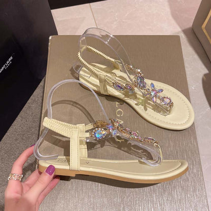 Elegantní a detailní podpůrné letní sandály