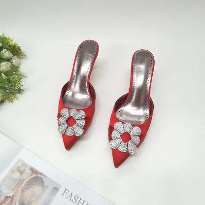 Elegantní a detailní podpůrné letní sandály