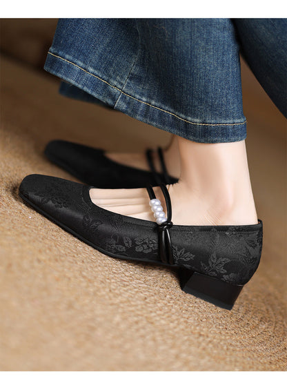 Elegantní a detailní podpůrné letní boty