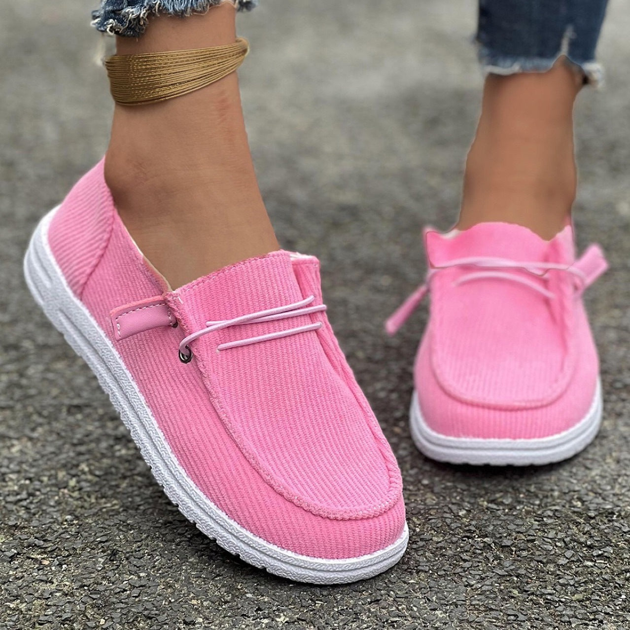 Elegantní a detailní podpůrné letní boty