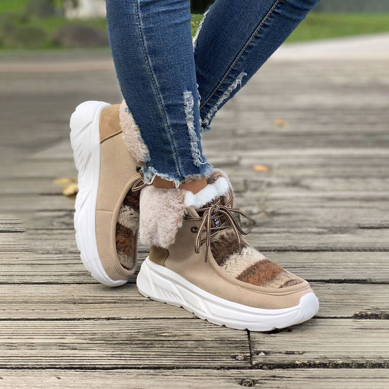 Elegantní a detailní podpůrné boty