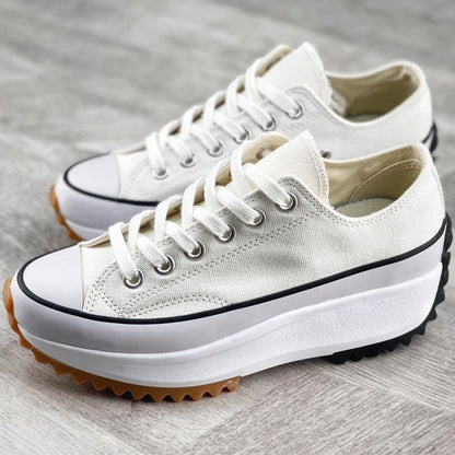 Elegantní a detailně propracovaná podpůrná letní obuv