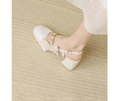 Elegantní a detailní podpůrné letní sandály
