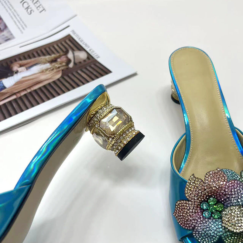Elegantní a detailní podpůrné letní sandály