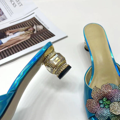 Elegantní a detailní podpůrné letní sandály