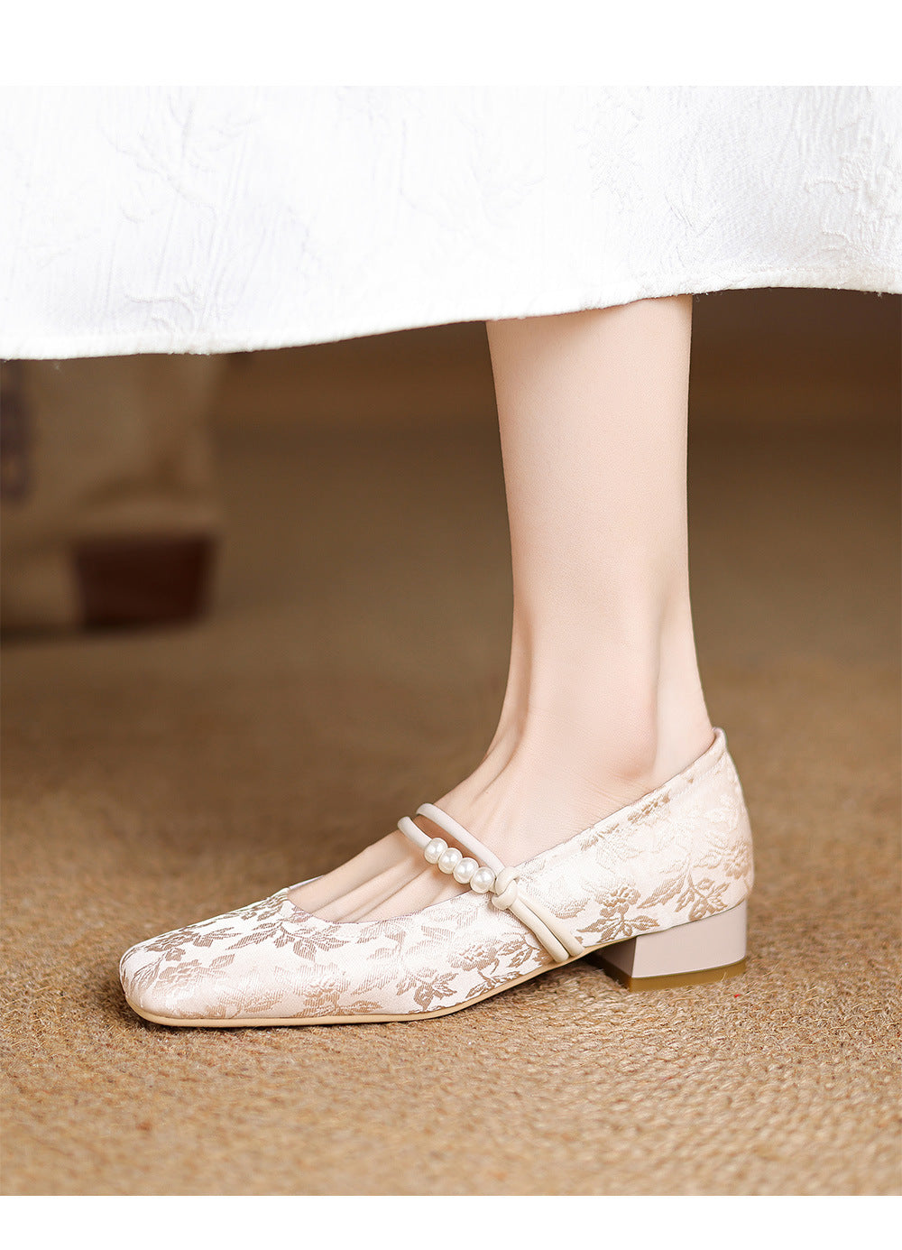 Elegantní a detailní podpůrné letní boty