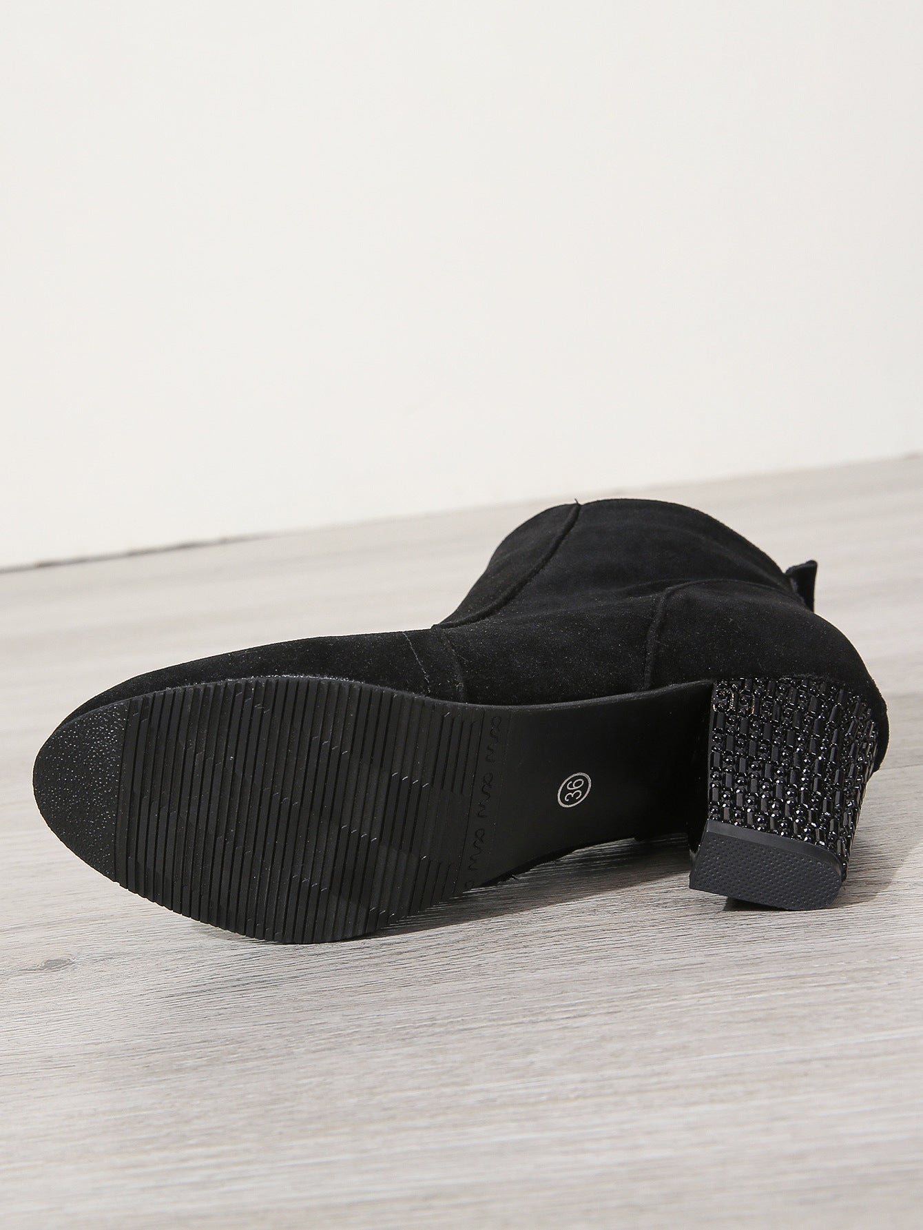 Elegantní a detailní podpůrné boty