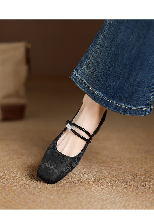 Elegantní a detailní podpůrné letní boty