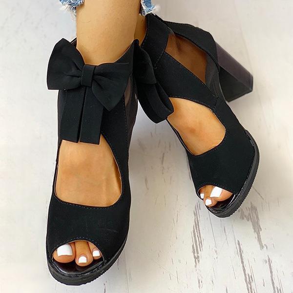 Elegantní a detailní podpůrné letní sandály