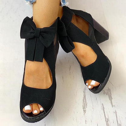 Elegantní a detailní podpůrné letní sandály