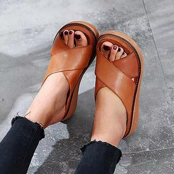 Elegantní a detailní podpůrné letní sandály