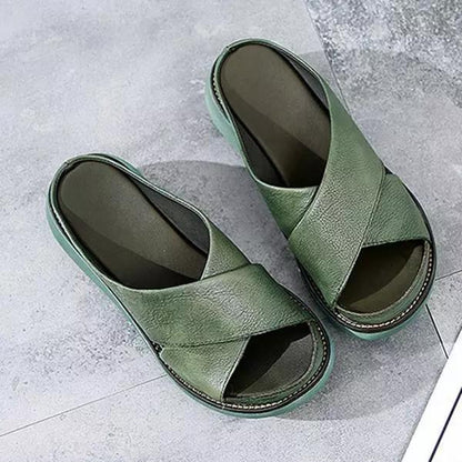 Elegantní a detailní podpůrné letní sandály