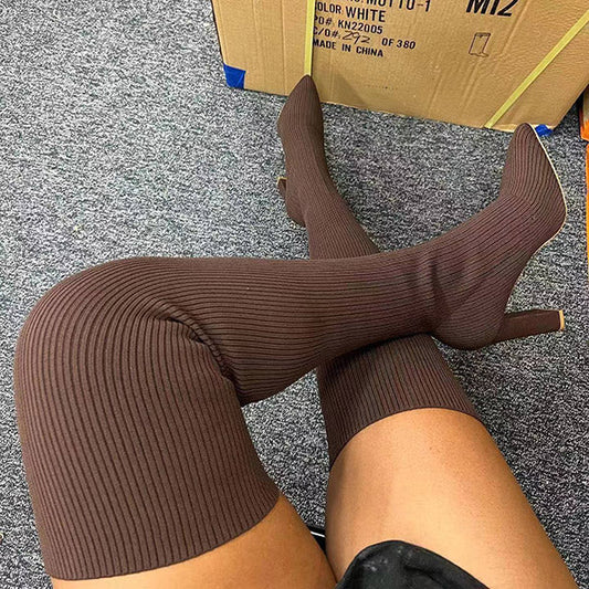 Elegantní a detailní podpůrné letní boty