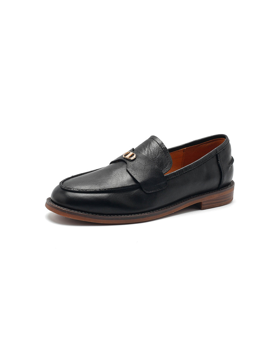 Elegantní a detailní podpůrné letní mokasíny