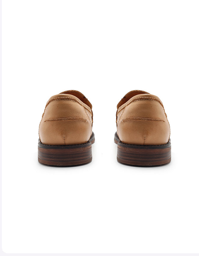 Elegantní a detailní podpůrné letní mokasíny