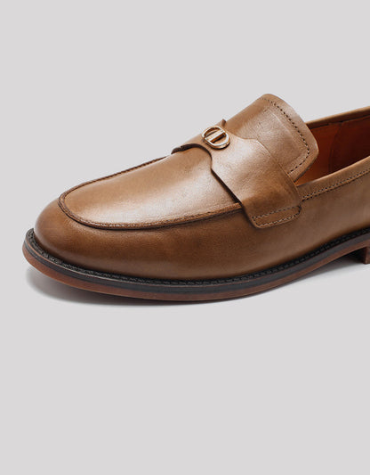 Elegantní a detailní podpůrné letní mokasíny