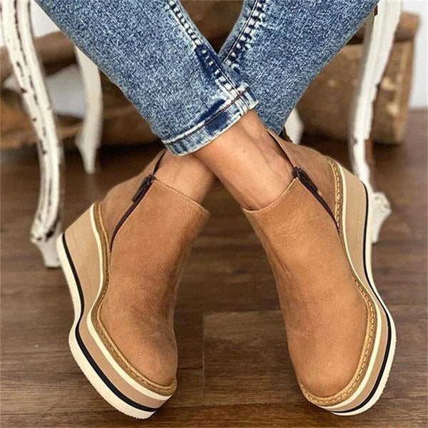 Elegantní a detailní podpůrné letní boty