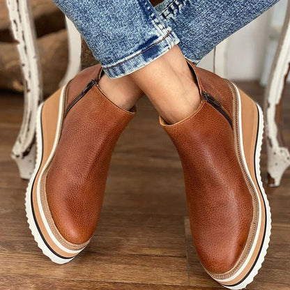 Elegantní a detailní podpůrné letní boty