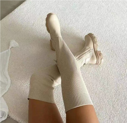 Elegantní a detailní podpůrné letní boty