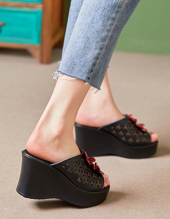 Elegantní a detailně propracovaný podpůrný letní klín Wedge
