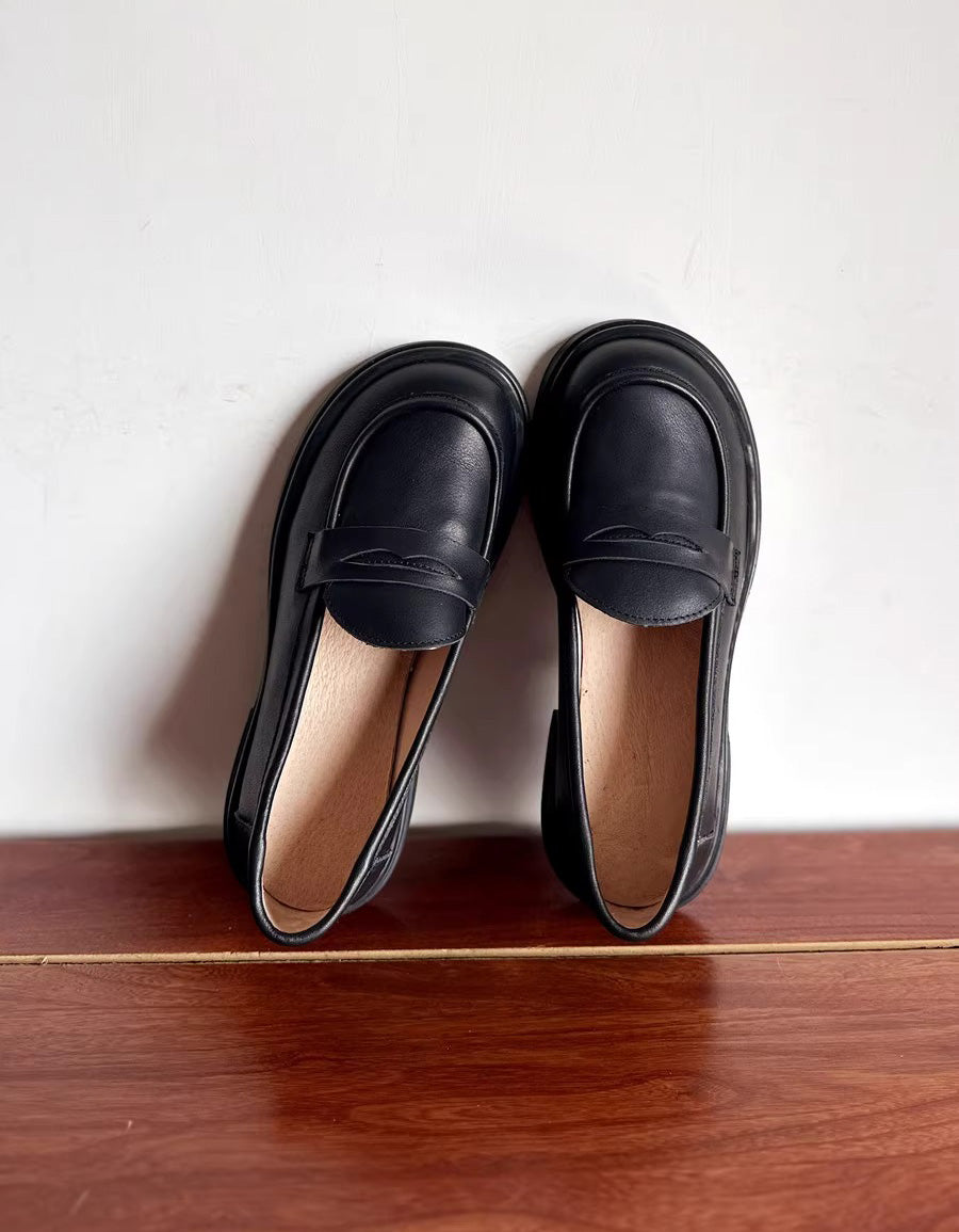 Elegantní a detailní podpůrné letní mokasíny