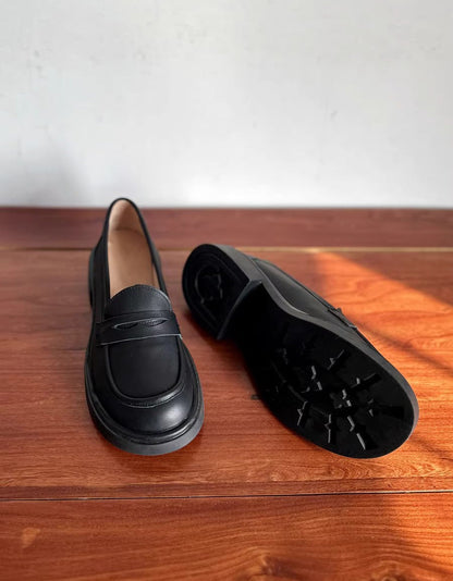 Elegantní a detailní podpůrné letní mokasíny