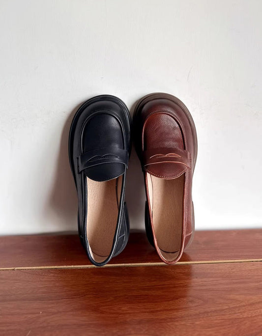 Elegantní a detailní podpůrné letní mokasíny