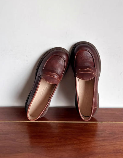 Elegantní a detailní podpůrné letní mokasíny